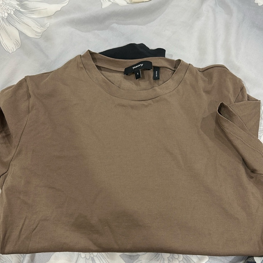 Theory tee shirt